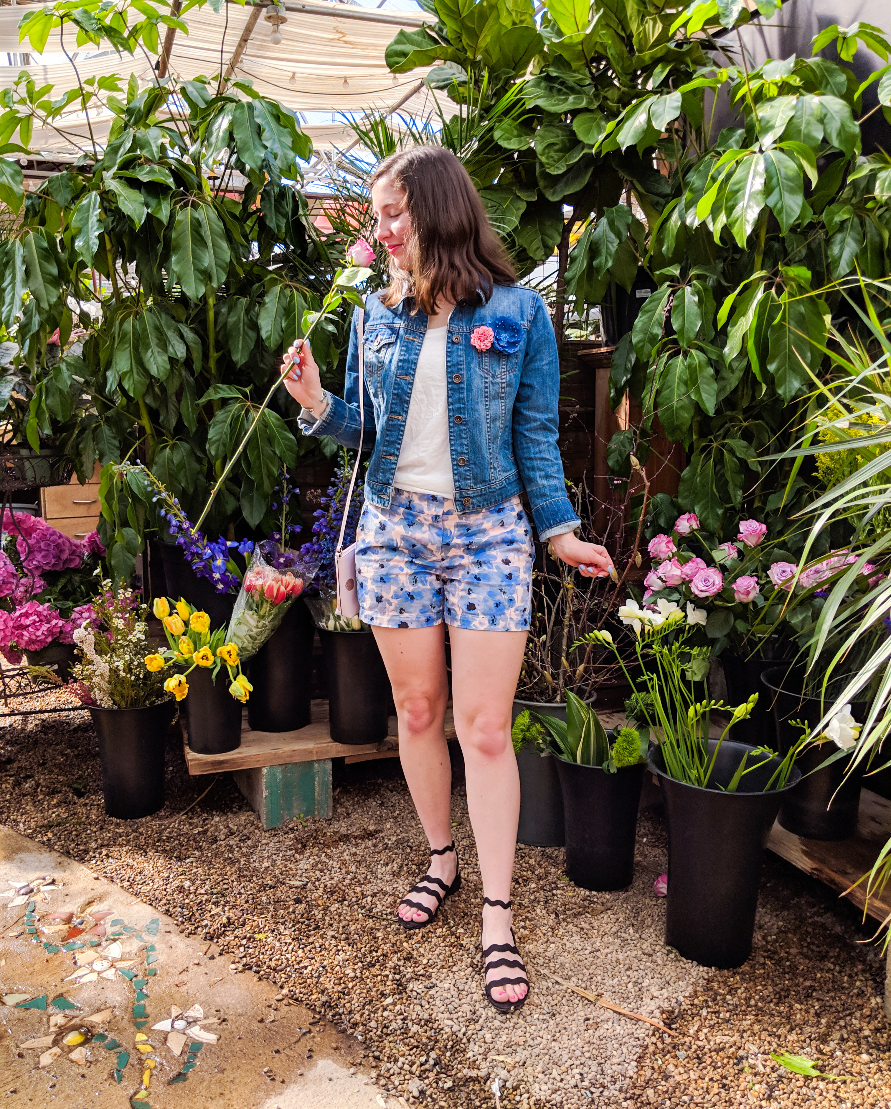 floral spring outfit, blue and pink spring outfit, black zigzag sandals, spring flowers