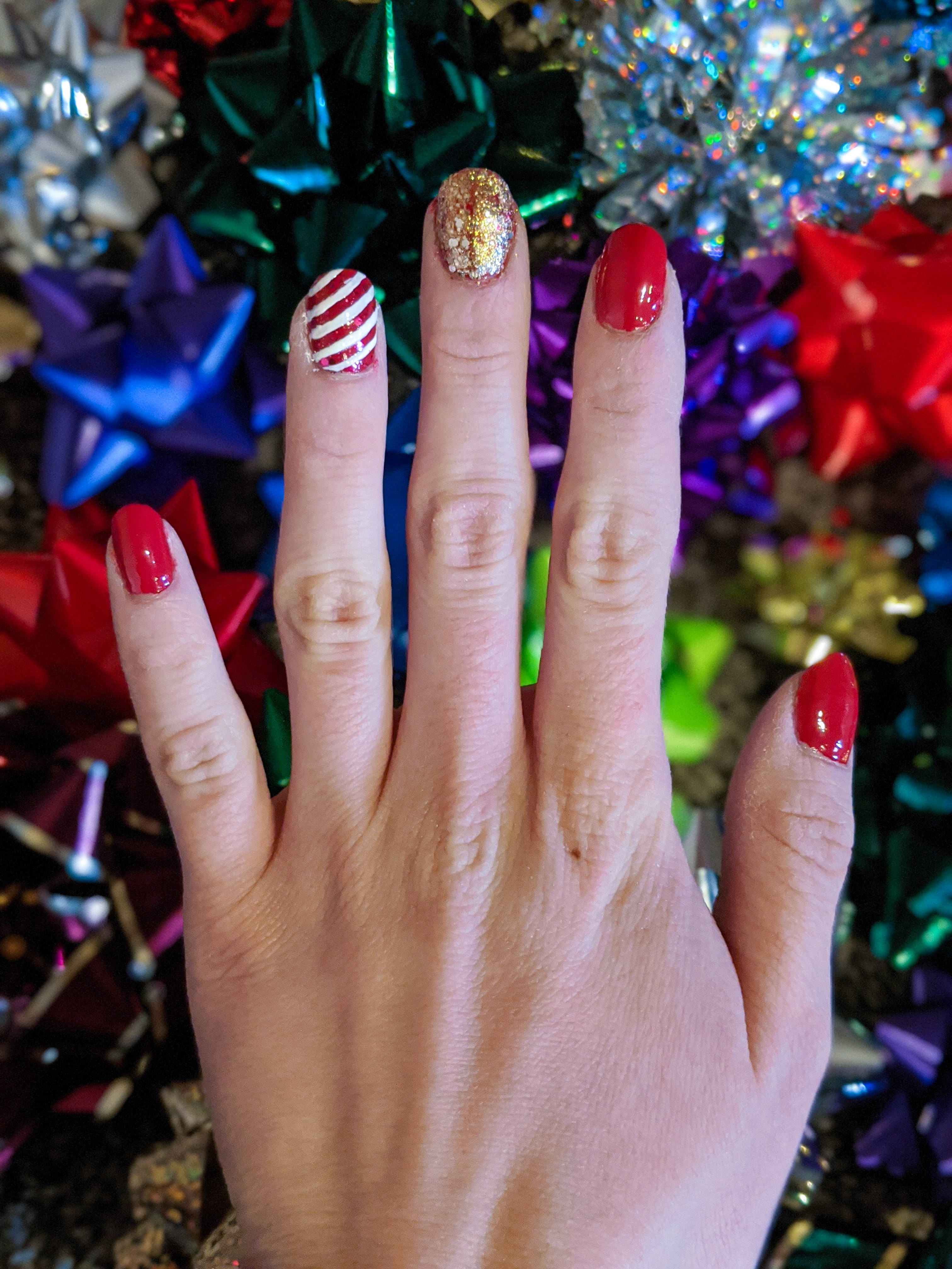 glam Christmas nails, holiday nails
