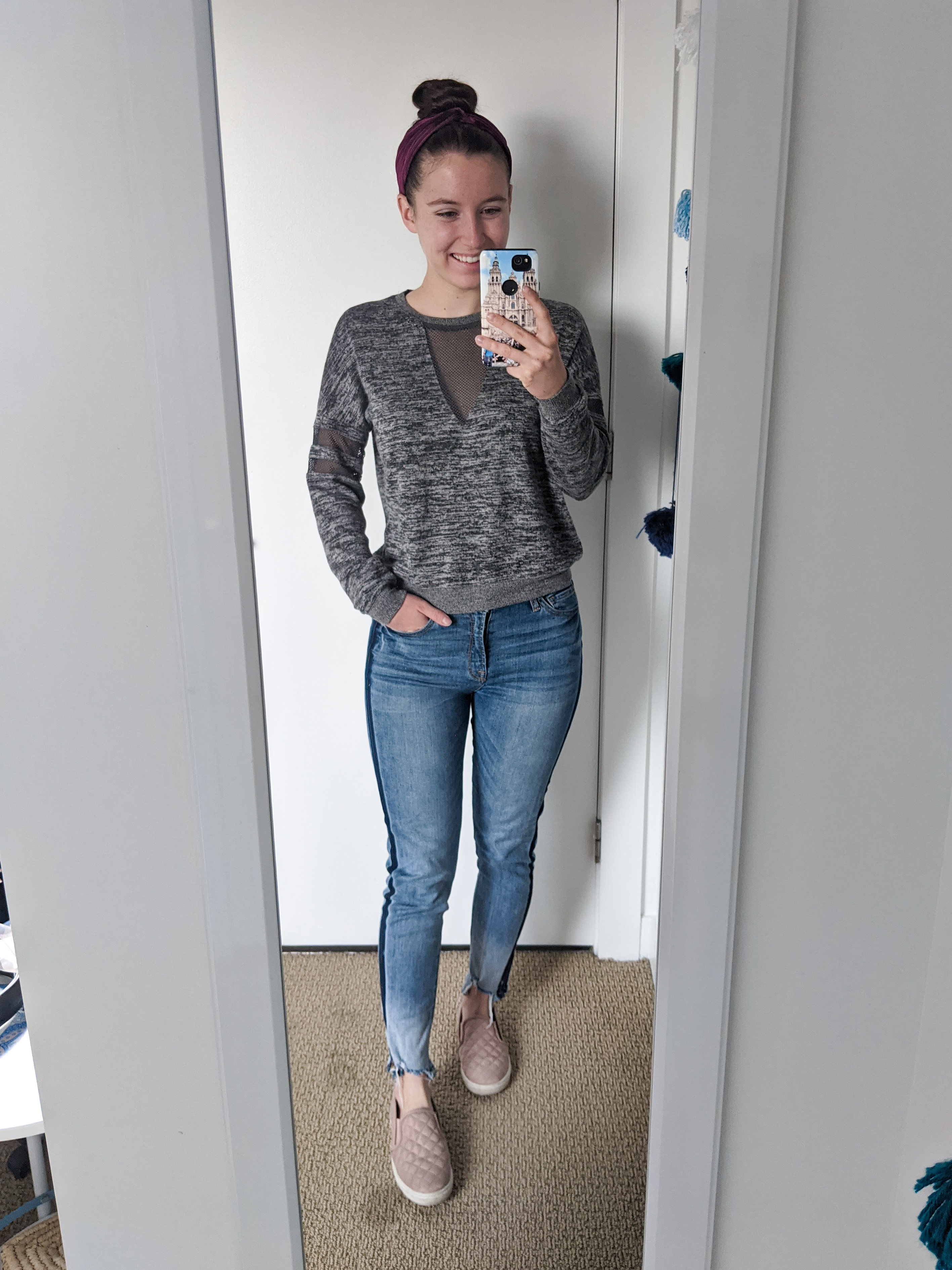 grey-sweatshirt-casual-college-style-stripe-jeans
