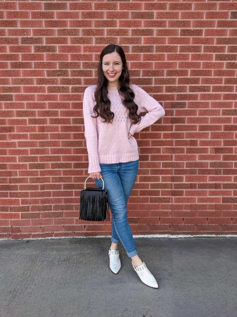casual-valentine's-day-outfit-cozy-college-style