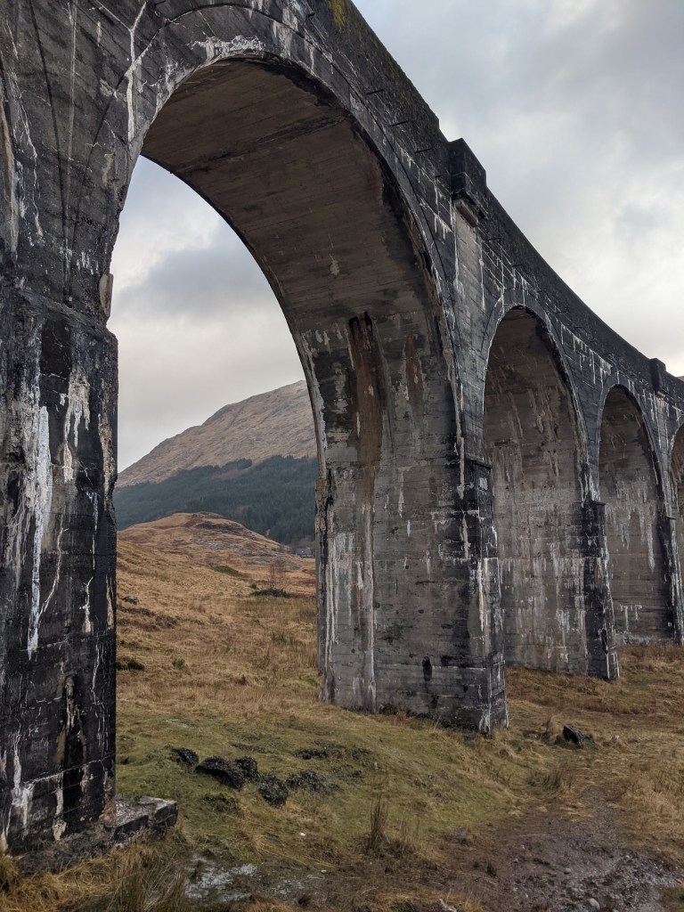 glenfinnan-viaduct-harry-potter-bridge-scottish-highlands-day-trip