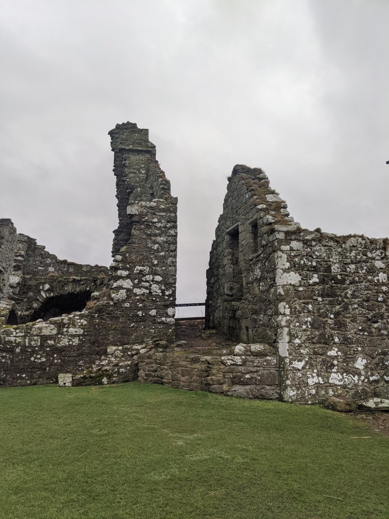 dunnottar-castle-ruins-scotland-east-coast