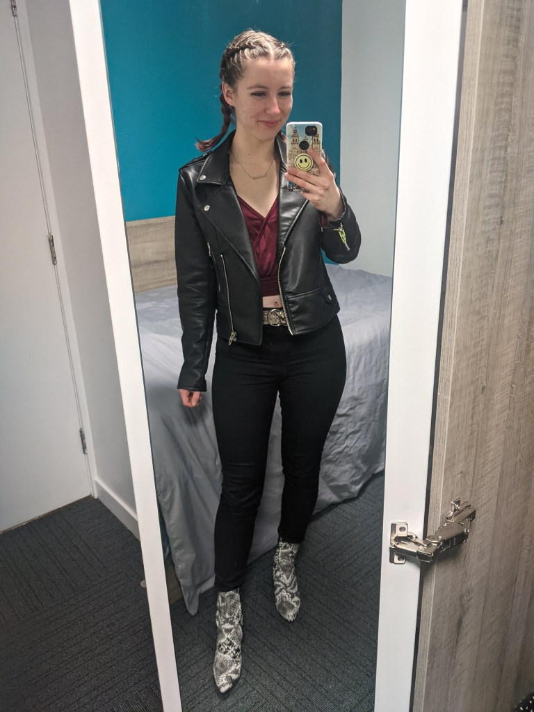 concert-outfit-black-leather-jacket-snakeskin-booties