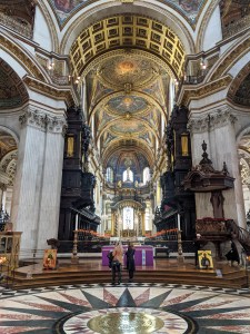 st-pauls-cathedral-mass-london-nave