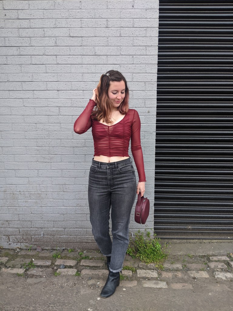 going-out-night-outfit-mesh-top-grey-mom-jeans