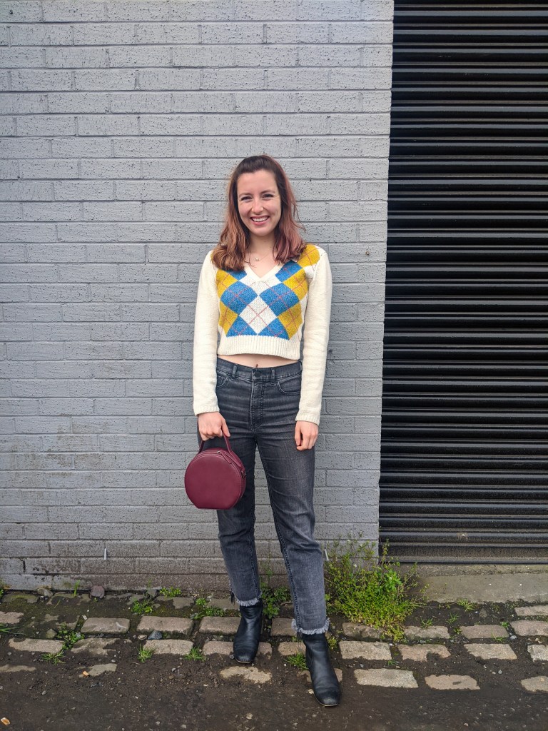 argyle-sweater-collared-grey-mom-jeans