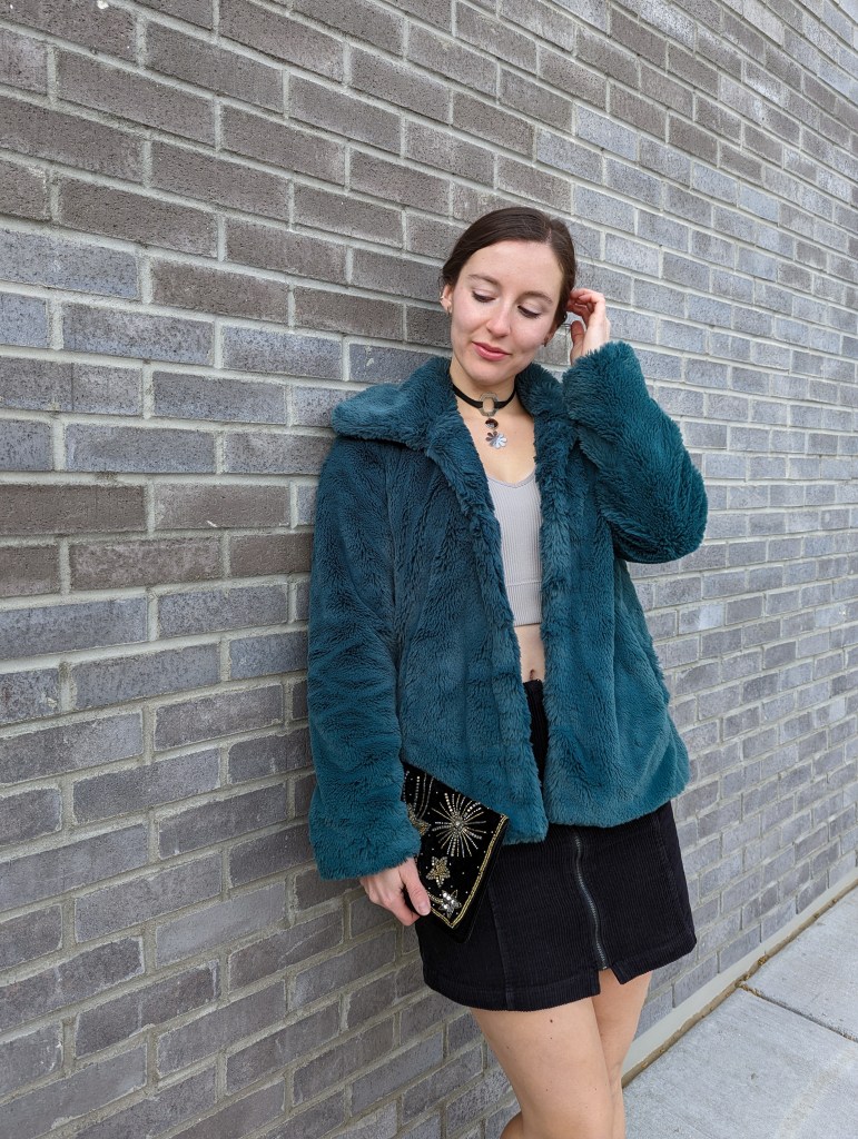 thrifted-fashion-faux-fur-going-out-look-post-grad-blogger