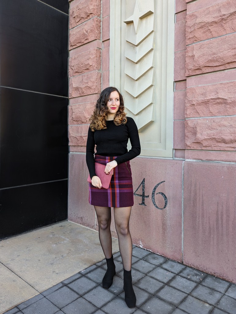 black-ribbed-sweater-505-america-scout-and-molly-boutique-plaid-skirt