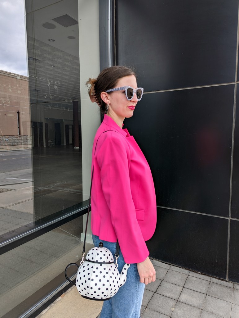 striped-sunglasses-teapot-purse-hot-pink-blazer-claw-clip