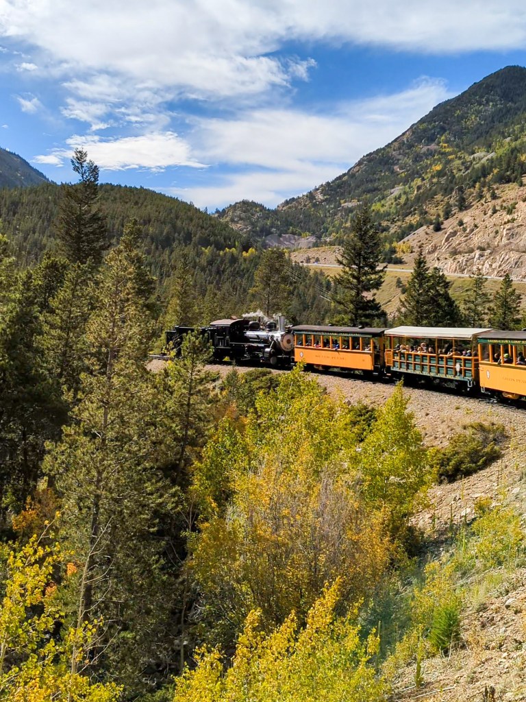 fall-train-ride-leaf-peeping-georgetown-colorado-loop-railroad