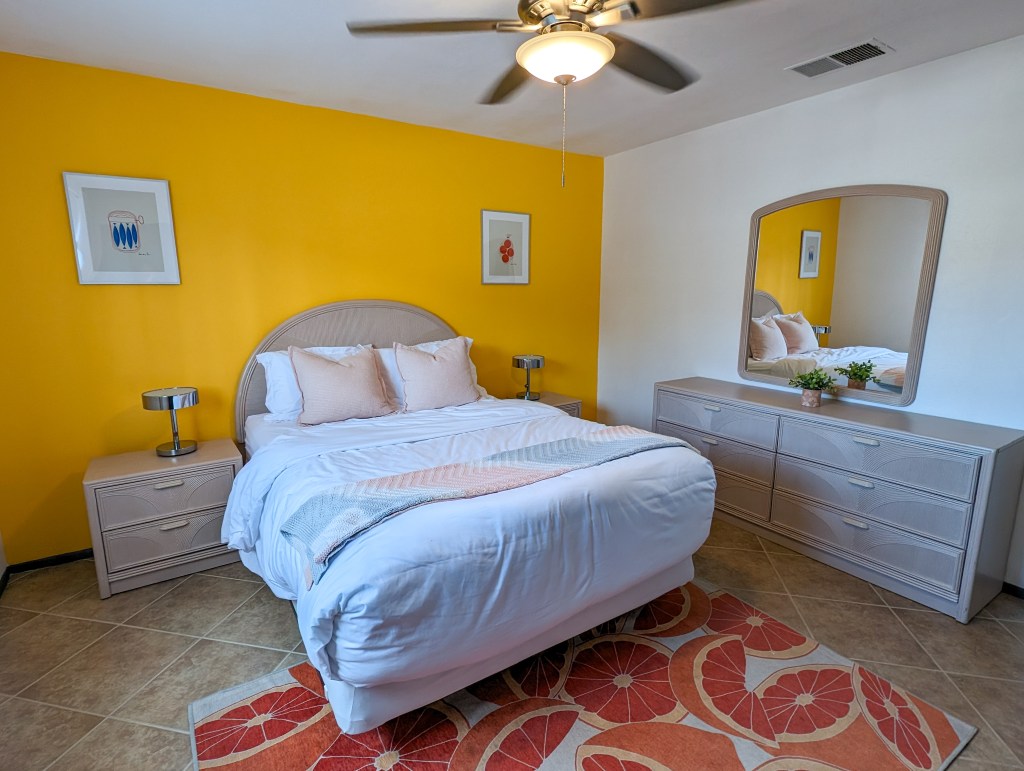 ryson-rental-properties-palm-springs-california-airbnb-yellow-desert-chic-bedroom