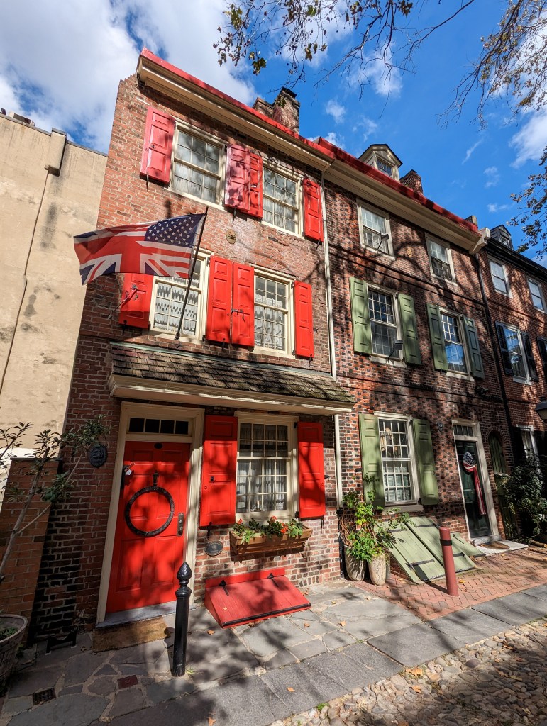 elfreth's-alley-historical-landmark-philadelphia-residential-street-history