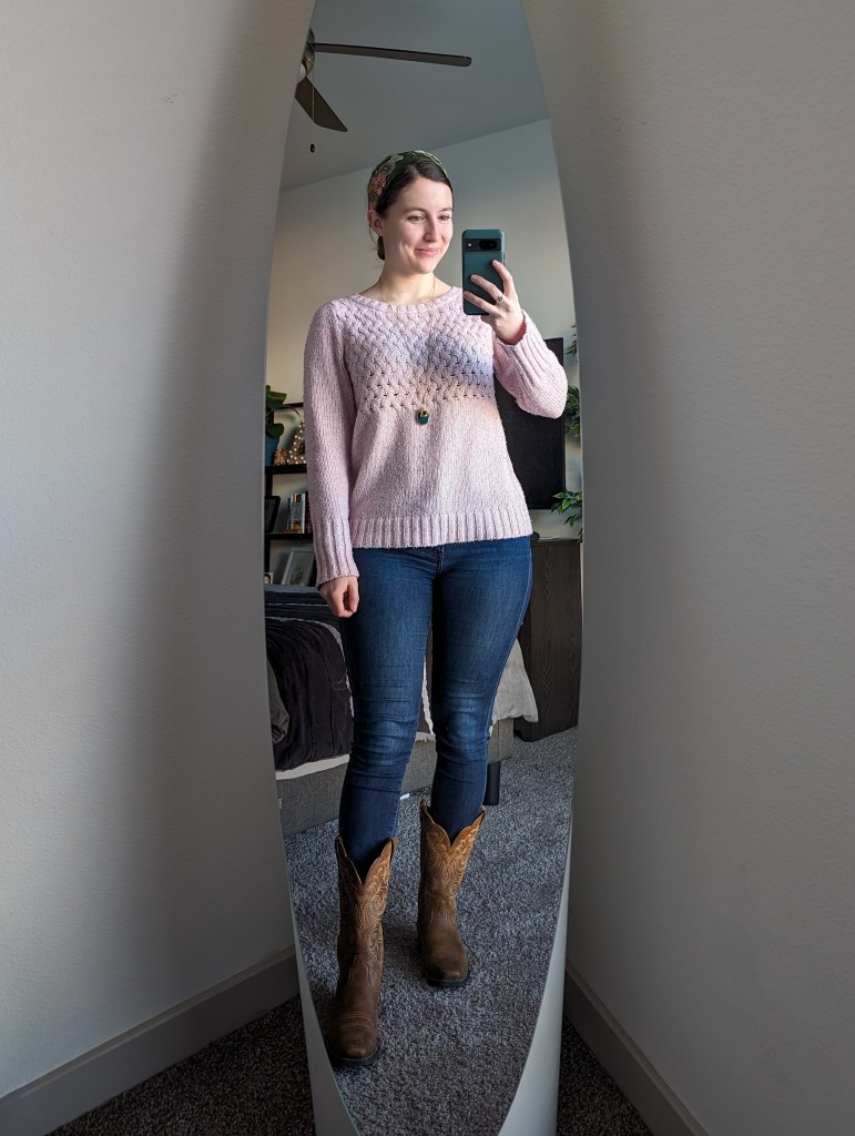 pink-sweater-skinny-jeans-cowgirl-boots-headband