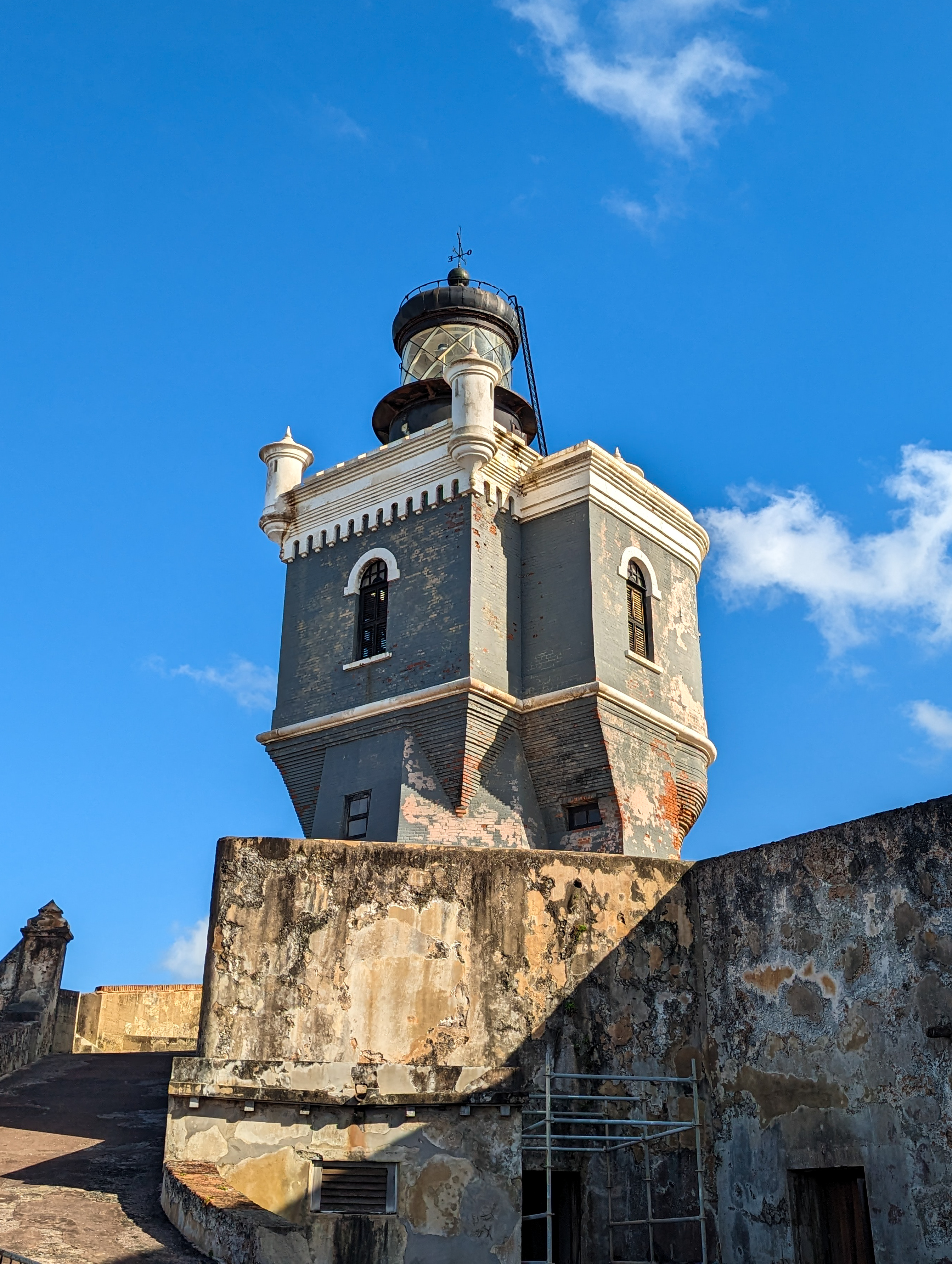 old-san-juan-puerto-rico-el-morro-fortress-tour-museum-history
