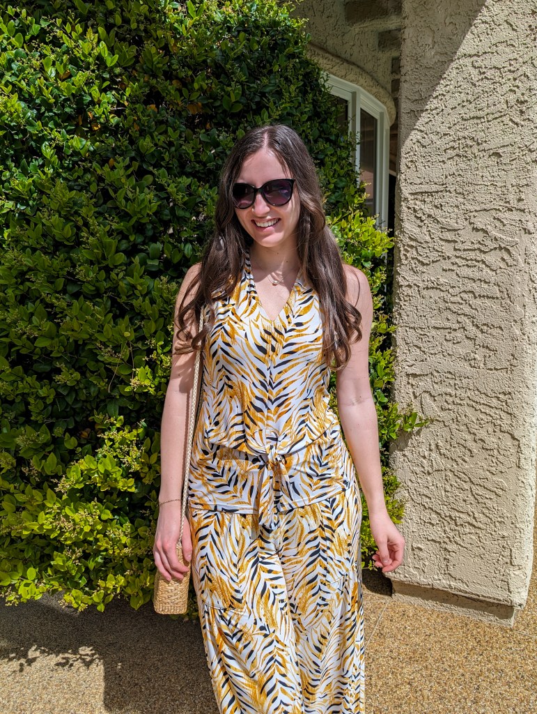 vacation-outfit-yellow-printed-set-black-sunglasses-monthly-recap