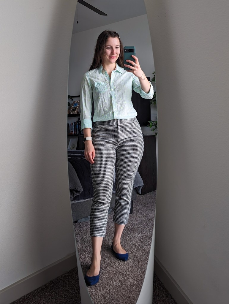 spring work outfit button down jcpenney houndstooth pants blue flats dsw